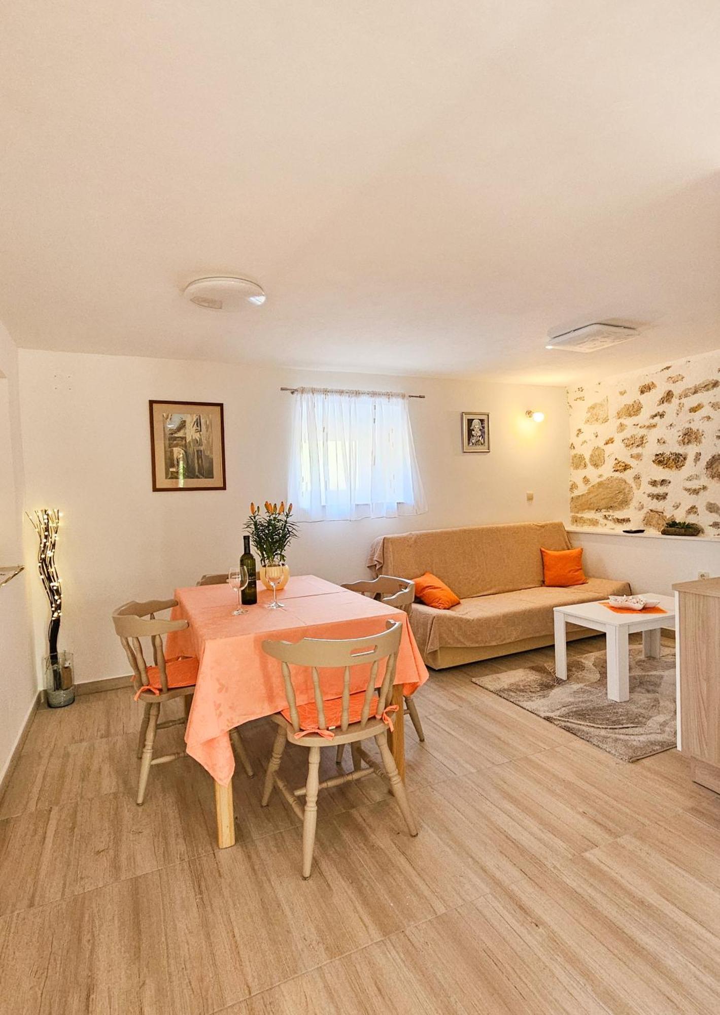 Apartman Petra Vrh  Экстерьер фото