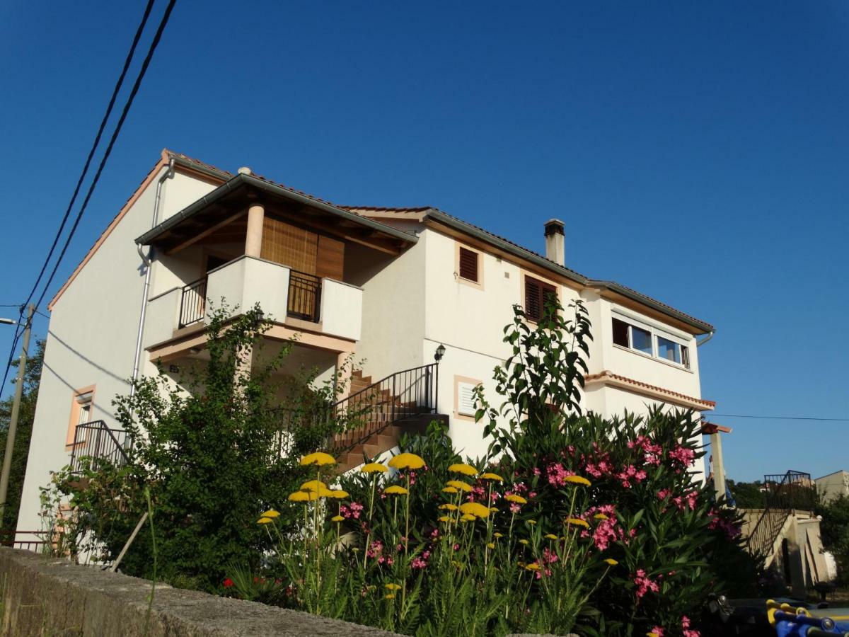 Apartman Petra Vrh  Экстерьер фото